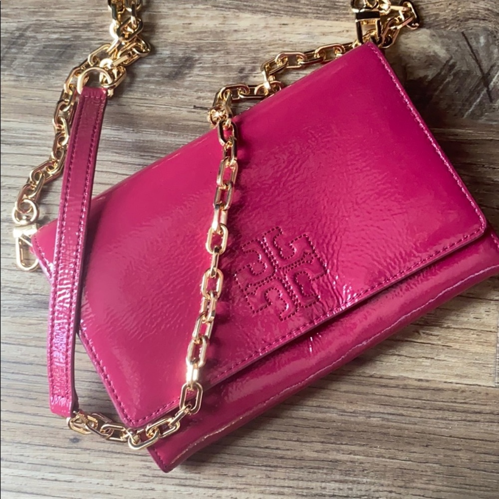 Tory Burch wallet on chain